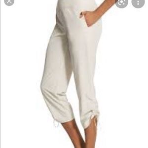 Chico’s Neema cinched crop leggings